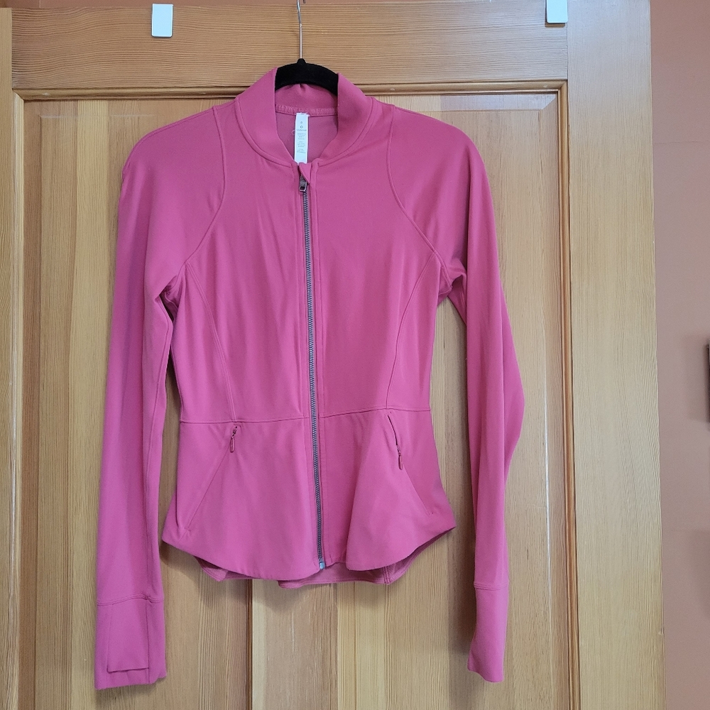 Lululemon shirt size 6